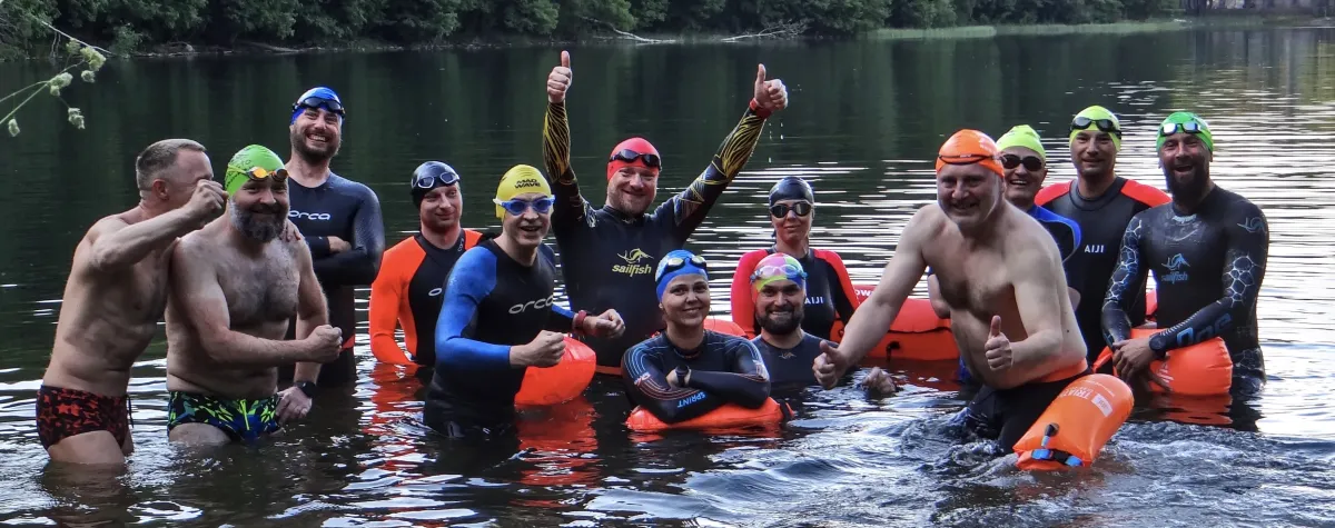 „Pływaj Dobrze” – jak pasja do wody zmienia dorosłe życie